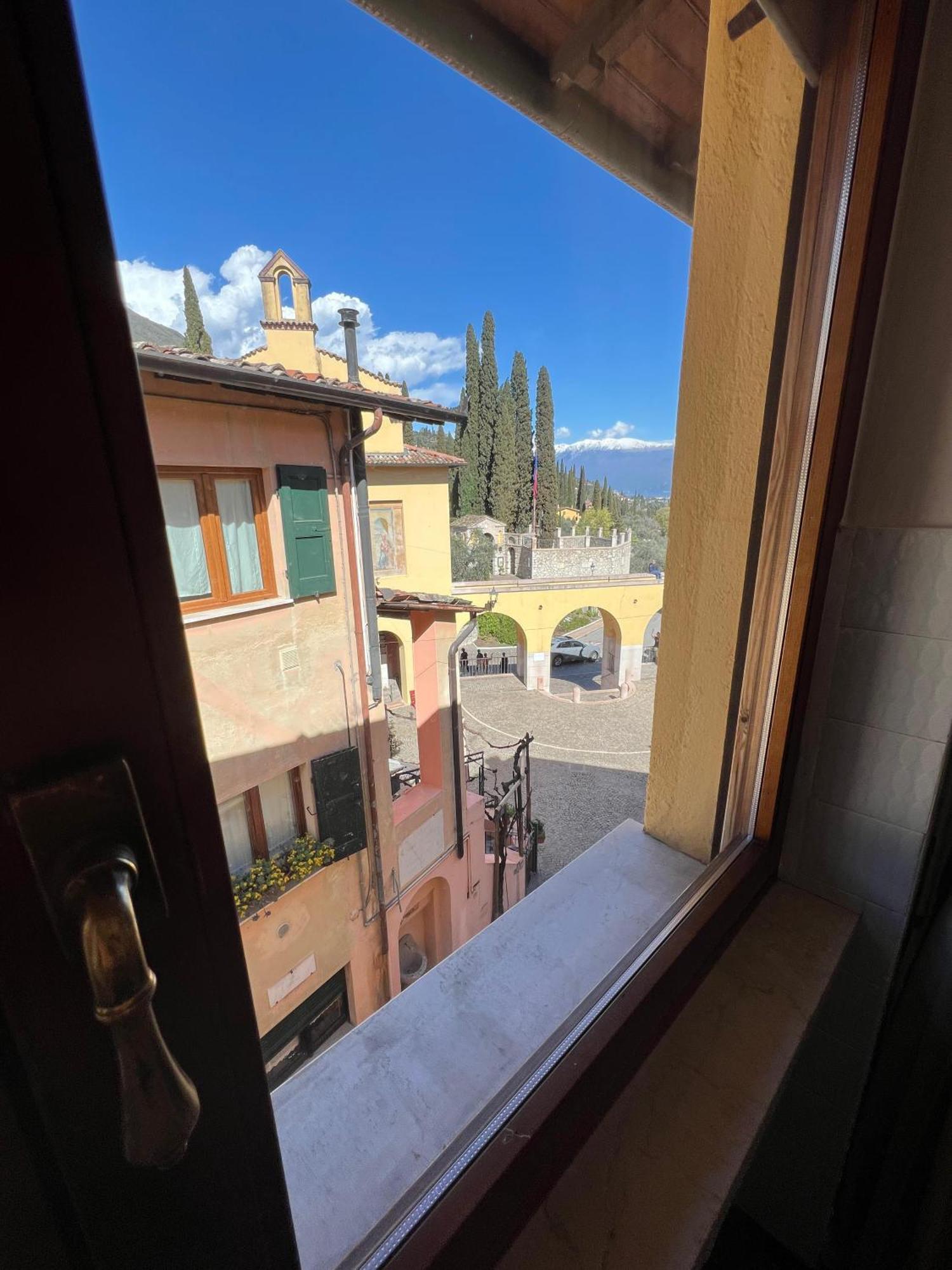 B&B Al Vittoriale Da Maja 加尔多内-里维耶拉 外观 照片