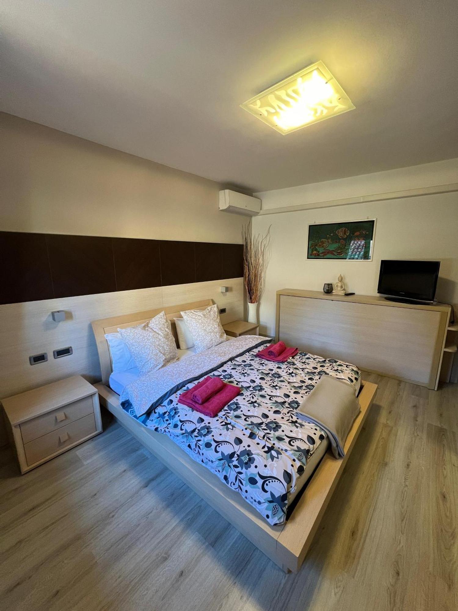 B&B Al Vittoriale Da Maja 加尔多内-里维耶拉 外观 照片
