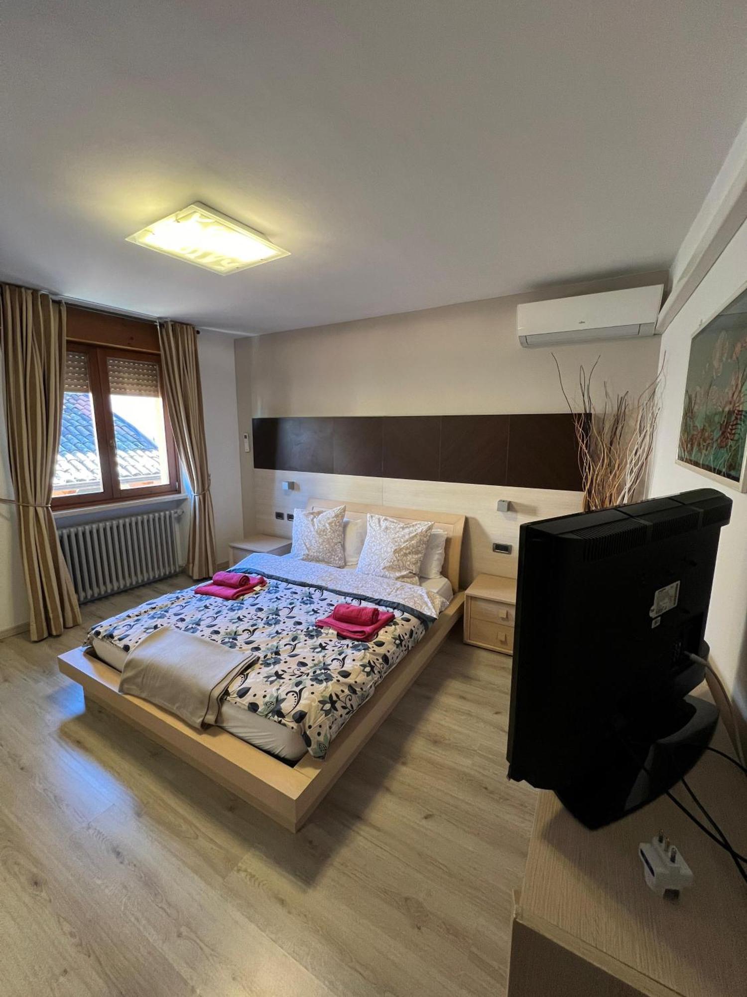 B&B Al Vittoriale Da Maja 加尔多内-里维耶拉 外观 照片