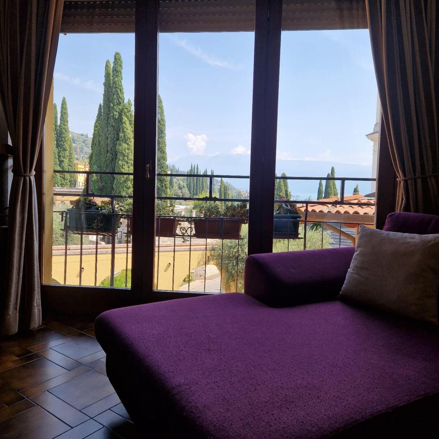 B&B Al Vittoriale Da Maja 加尔多内-里维耶拉 外观 照片