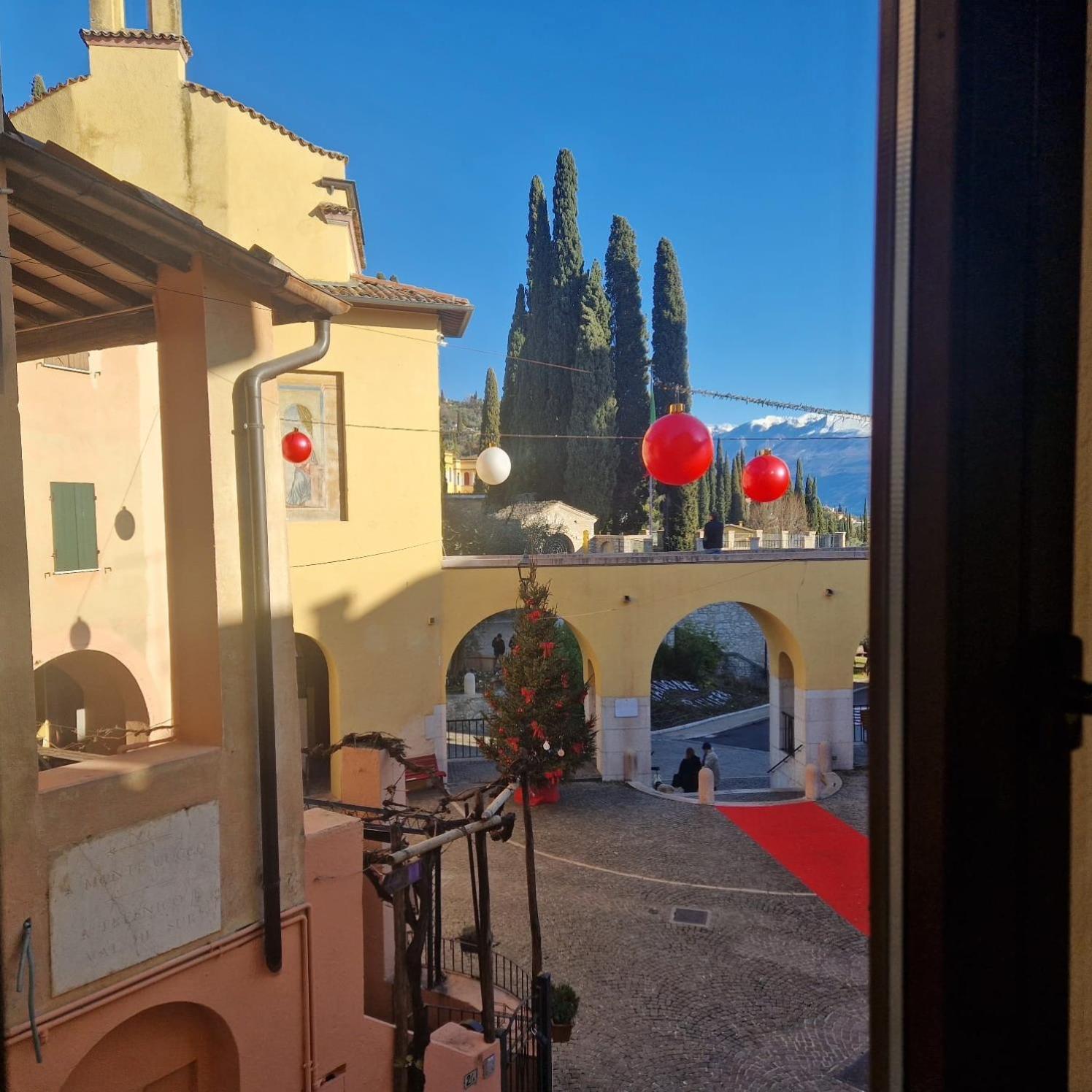 B&B Al Vittoriale Da Maja 加尔多内-里维耶拉 外观 照片