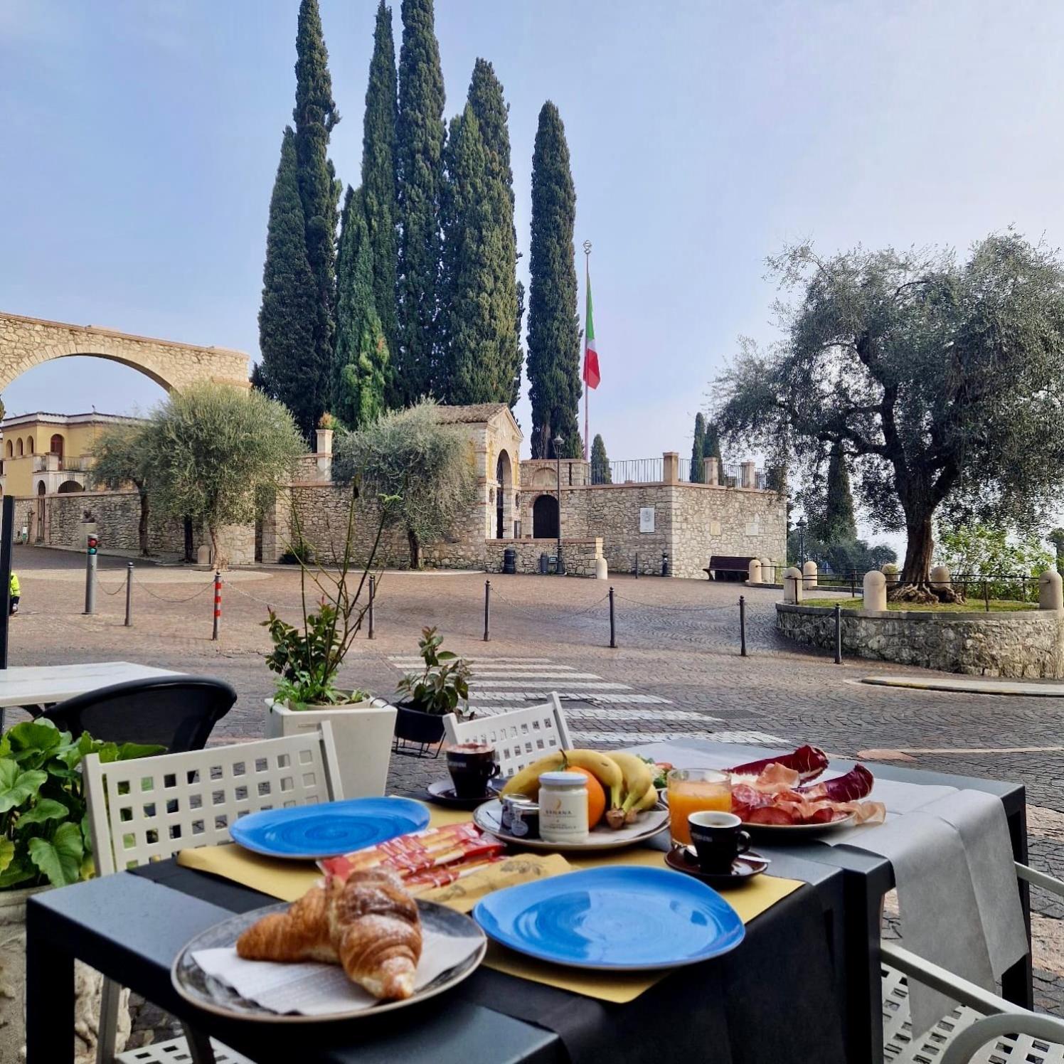 B&B Al Vittoriale Da Maja 加尔多内-里维耶拉 外观 照片