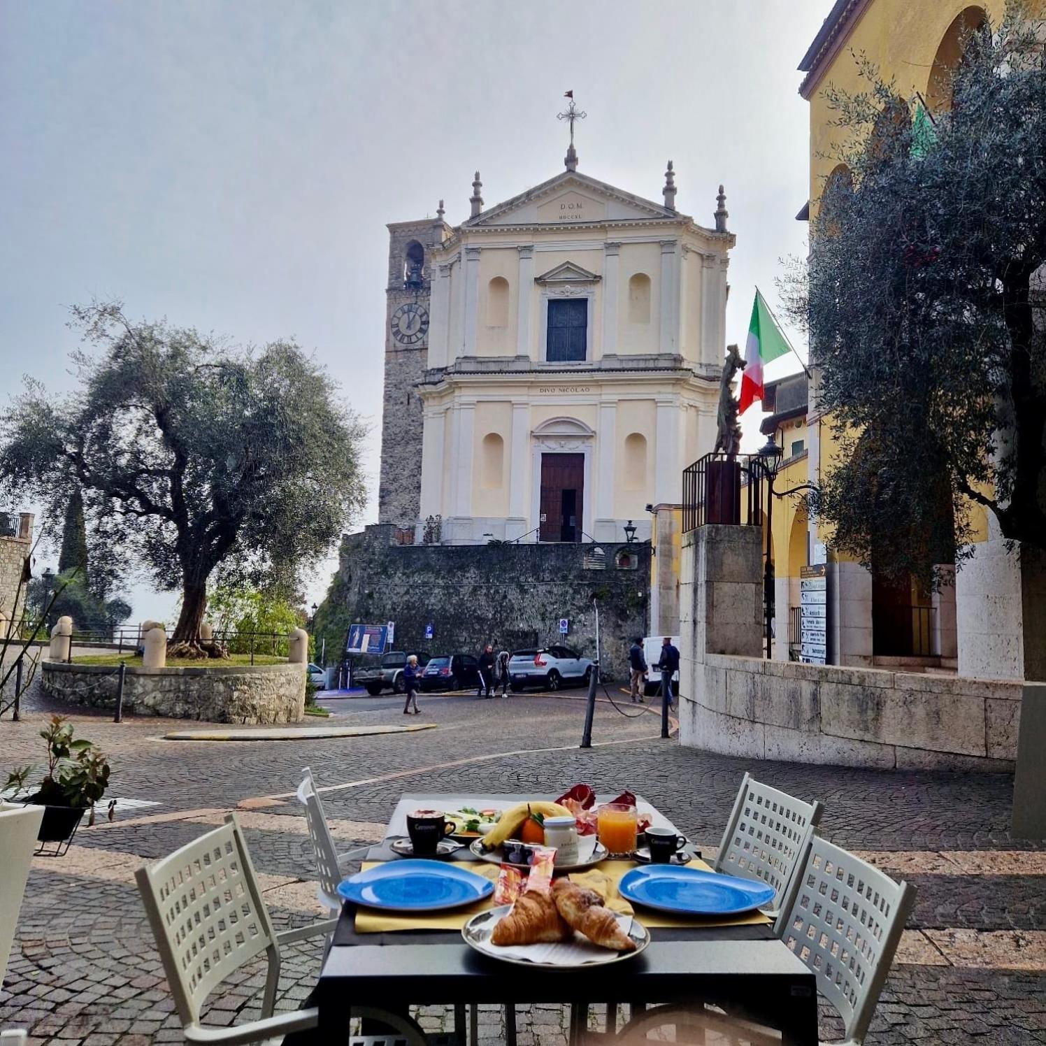 B&B Al Vittoriale Da Maja 加尔多内-里维耶拉 外观 照片