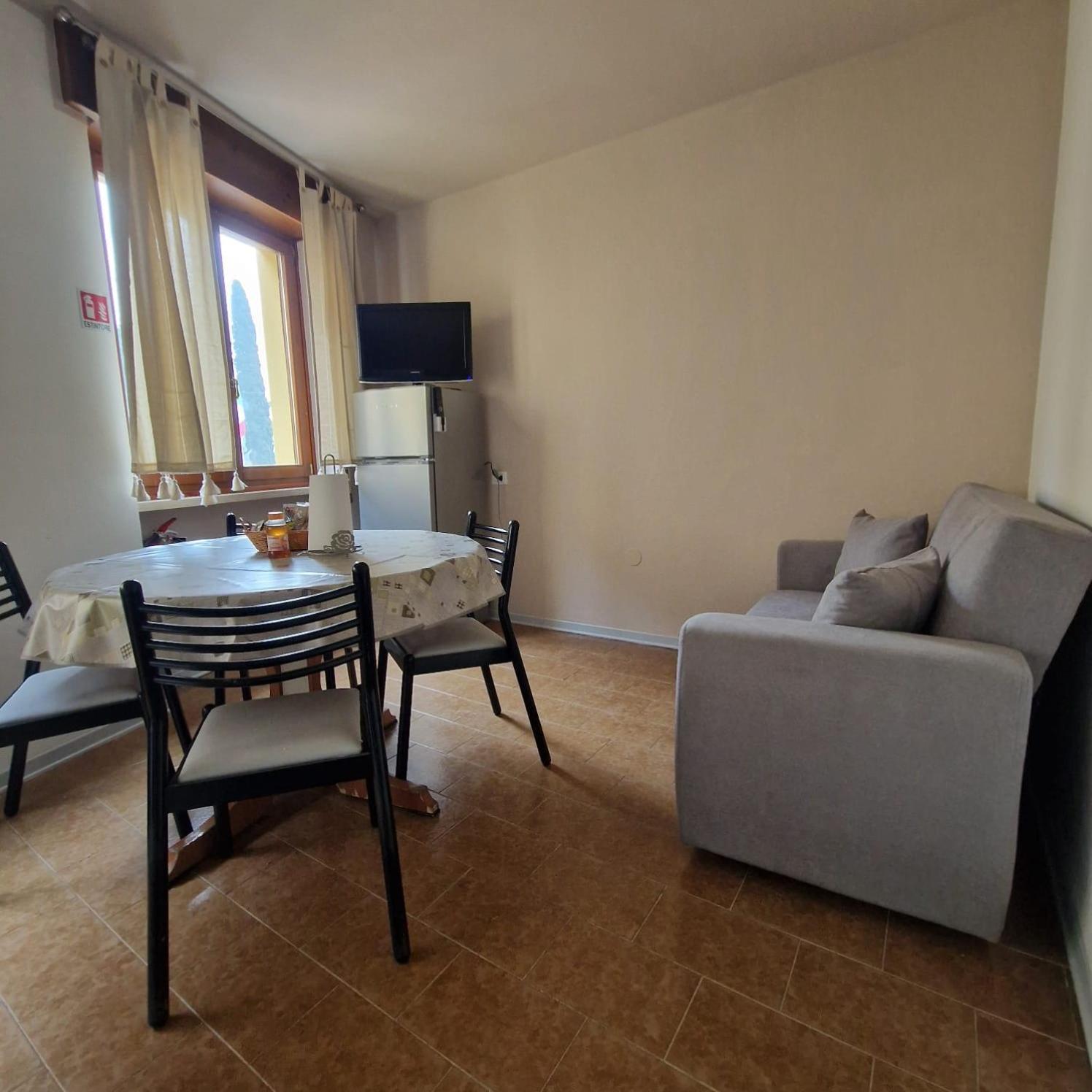 B&B Al Vittoriale Da Maja 加尔多内-里维耶拉 外观 照片