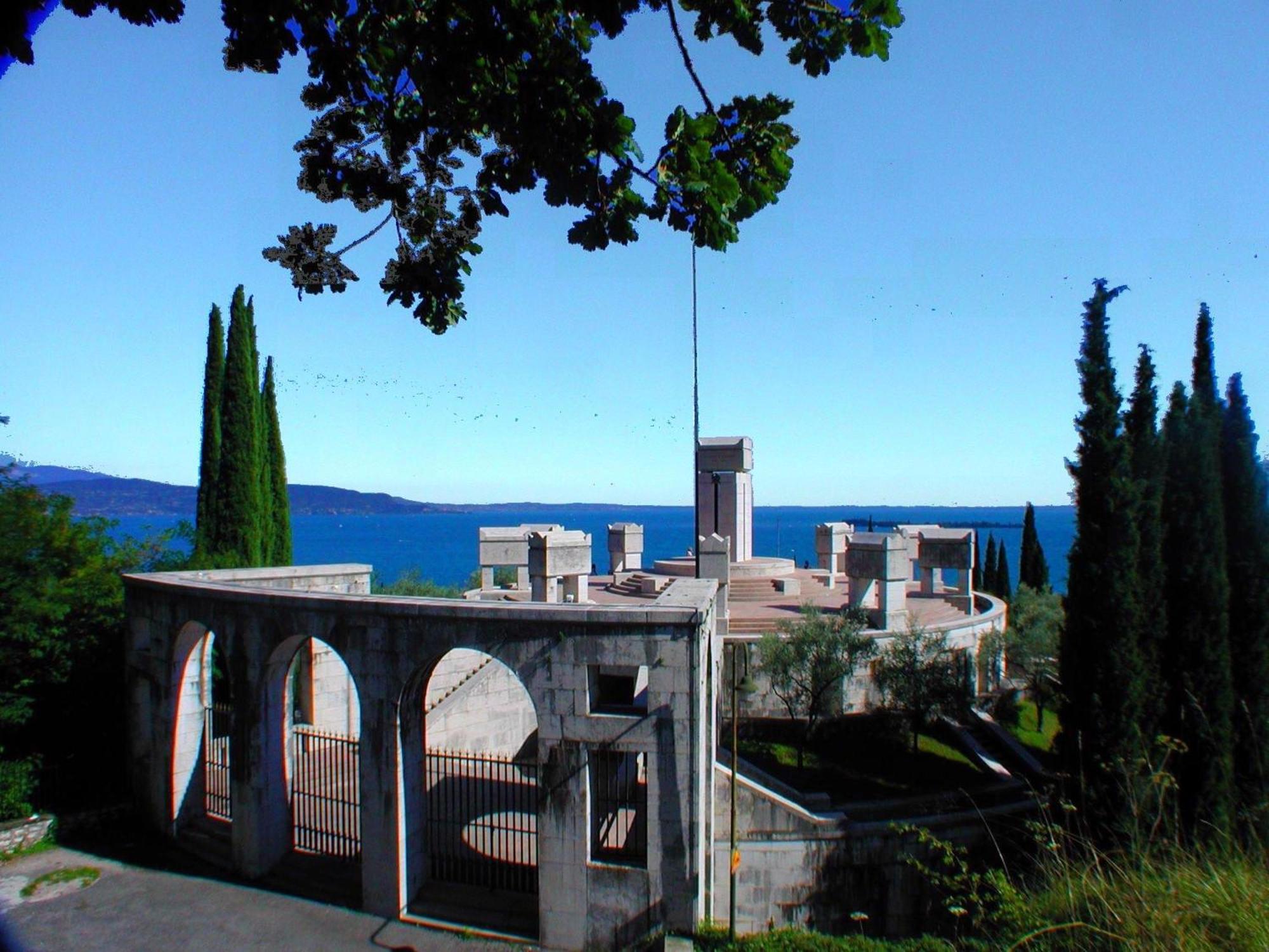 B&B Al Vittoriale Da Maja 加尔多内-里维耶拉 外观 照片