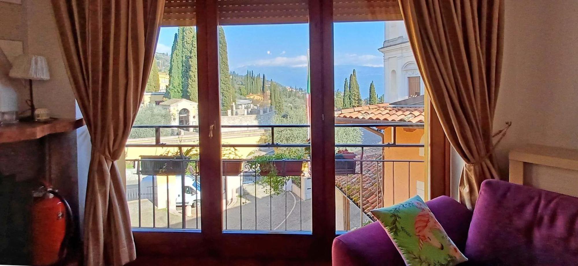 B&B Al Vittoriale Da Maja 加尔多内-里维耶拉 外观 照片