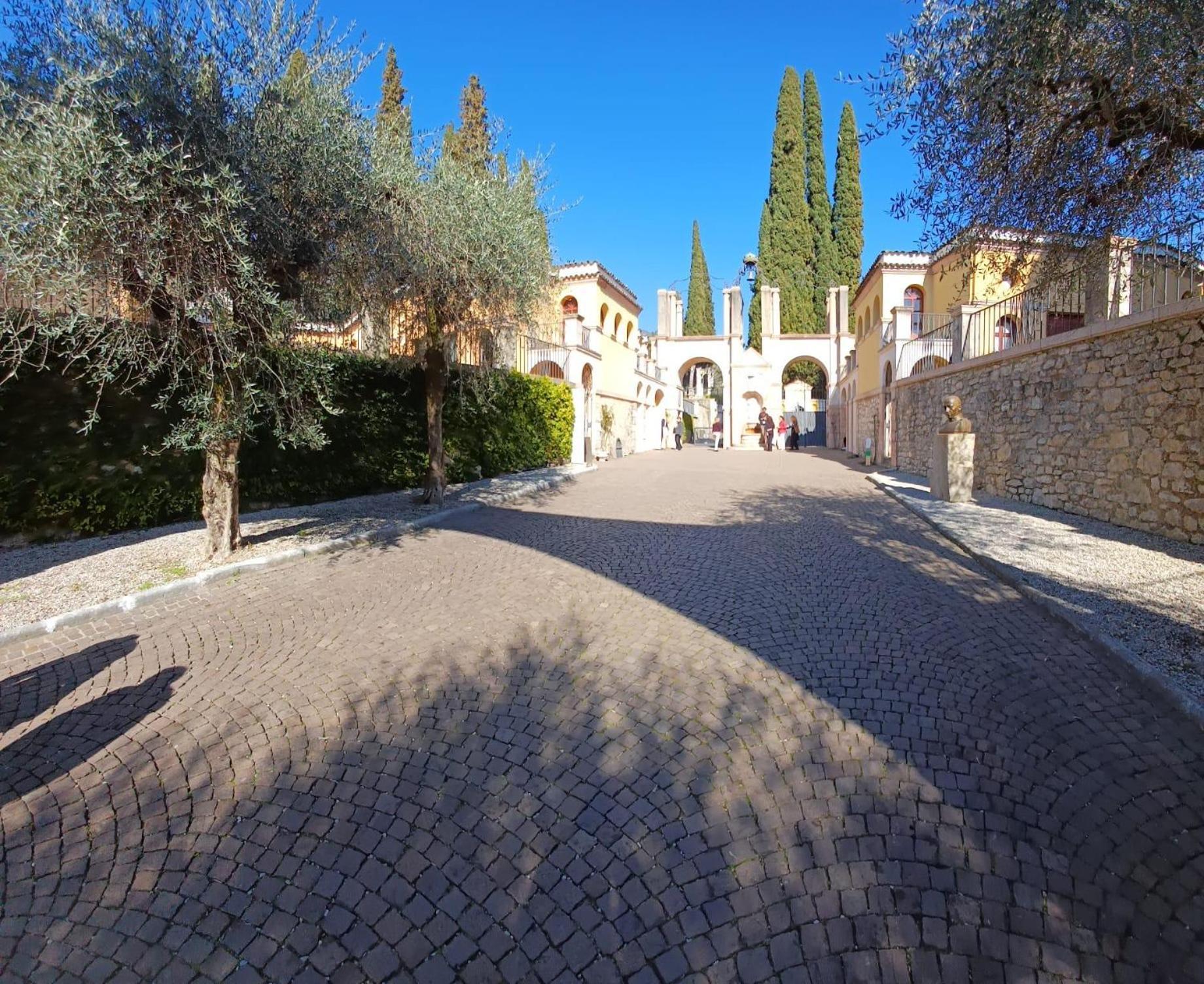 B&B Al Vittoriale Da Maja 加尔多内-里维耶拉 外观 照片